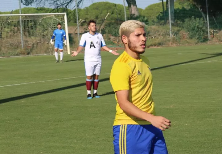 Cristian Martínez tiene contrato con el Cádiz hasta 2022.