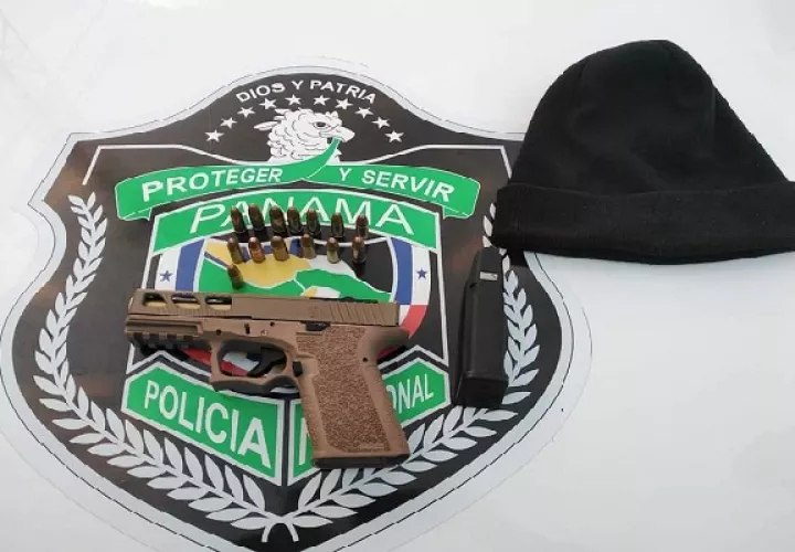 Las autoridades policiales reportaron la detención de cuatro personas, que iban a bordo de un taxi en la comunidad de San Pedro en el corregimiento de Cativá.