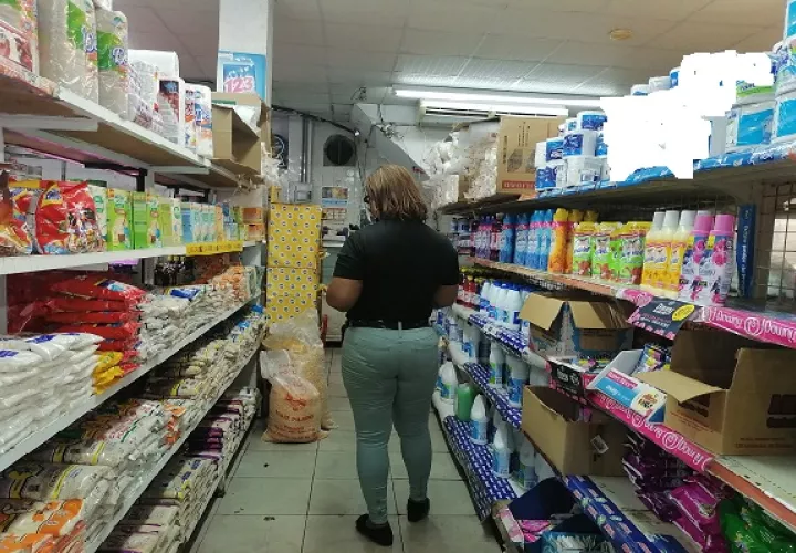El presidente de la Cámara de Comercio de Colón, Gilberto Mena, advirtió que las cosas no están bien para muchos comercios en la provincia de Colón.