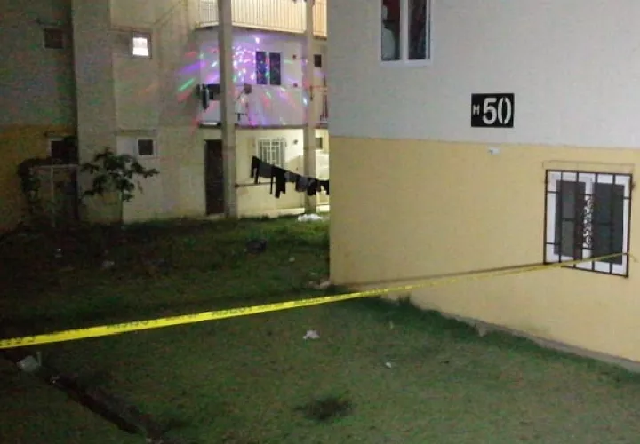Al lugar llegó la policía comunitaria en Alto de Los Lagos que acordonó todo el perímetro para preservar la escena.