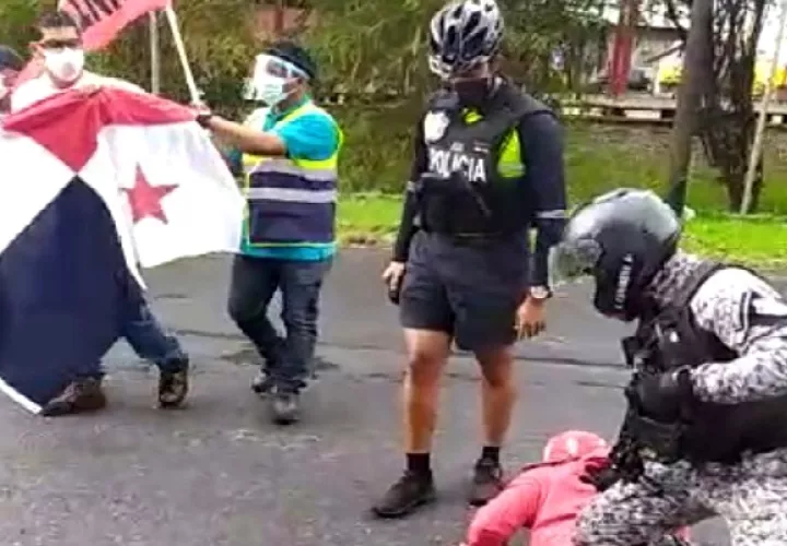 Los integrantes de Suntracs y Frenadeso se organizaron en la entrada de la ciudad de Colón, antes de las 10:00 a.m.
