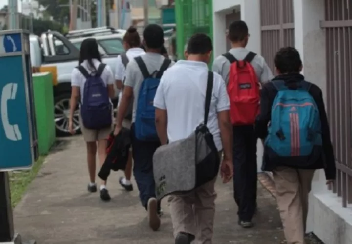 A la fecha más de 250 colegios particulares que cobran hasta $150 de mensualidad, no han recibido la ayuda prometida por el Meduca que asciende a $2 millones. Foto/Archivo