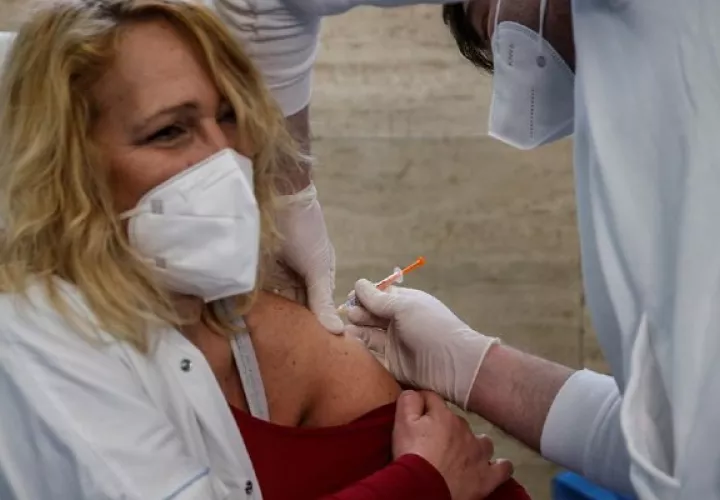 82,3 millones de casos de covid-19 en el planeta. Foto/EFE