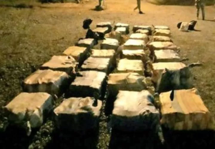La droga era transportada en una lancha rápida, la cual fue decomisada.