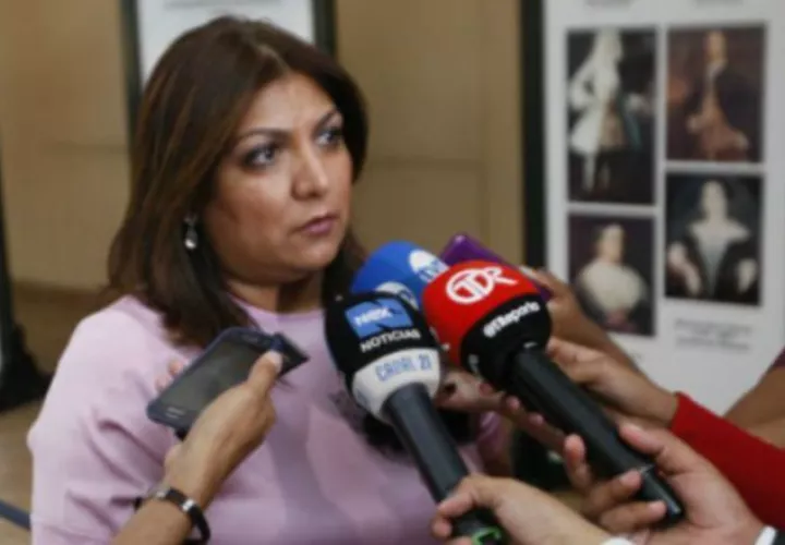 Fiscalía asumió la defensa de Urrutia abiertamente. 