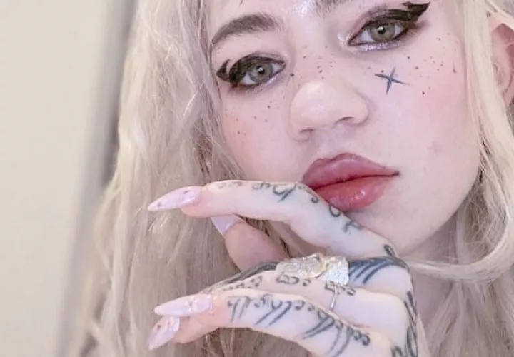 Grimes informó a través de Instagram que se contagió de la covid-19. Foto: Instagram / @grimes 