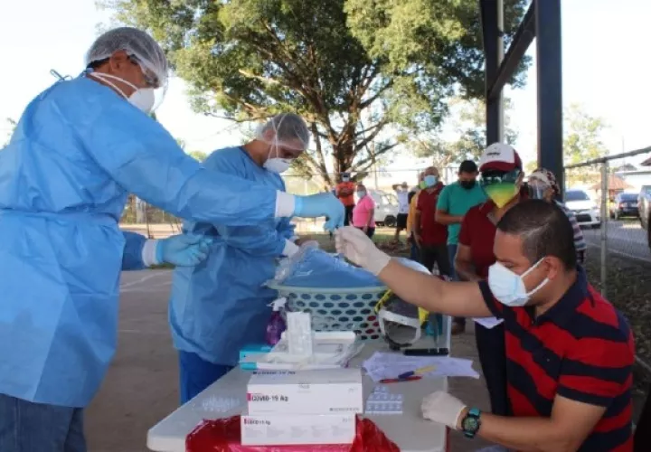 El lunes 01 de febrero el Minsa instalará tres puestos fijos para realizar pruebas rápidas de #COVID19 en Veraguas. Foto:Minsa
