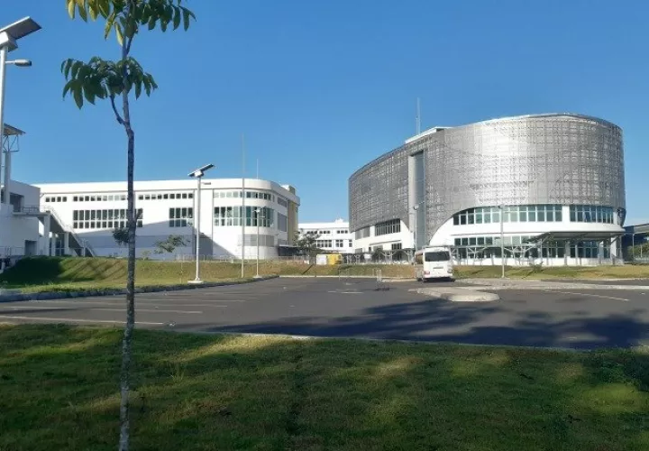Instalaciones del Instituto Técnico Superior del Este, en Tocumen. Desarrolla su cuatrimestre en forma virtual, debido a la pandemia. Francisco Paz