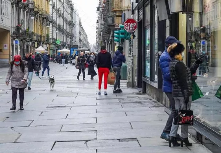El resto del país permanecerá en "zona amarilla". EFE