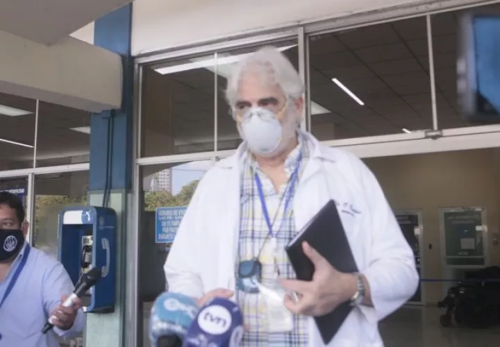 Theoktisto dijo que no hay sistema de salud en el mundo que esté preparado para dar esa cobertura ideal que mucha gente pretende.  Foto de Víctor Arosemena 