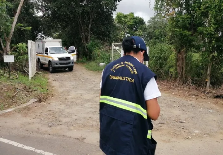 En el sitio fueron encontrados varios indicios balísticos, los cuales fueron recolectados para la investigación.