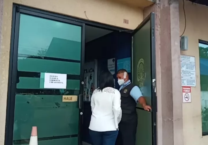 Araúz al momento que ingresaba a la sede del Ministerio Publico en David. Foto: José Vásquez