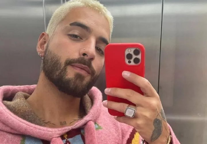 La jefa editorial de la revista, Nina García publicó una foto de la edición de febrero, donde aparece Maluma. Foto: Instagram