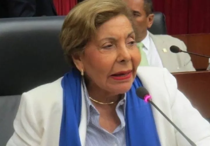 La diputada le sugirió a la Canciller Mouynes volver a entablar relaciones con la República de Taiwán.