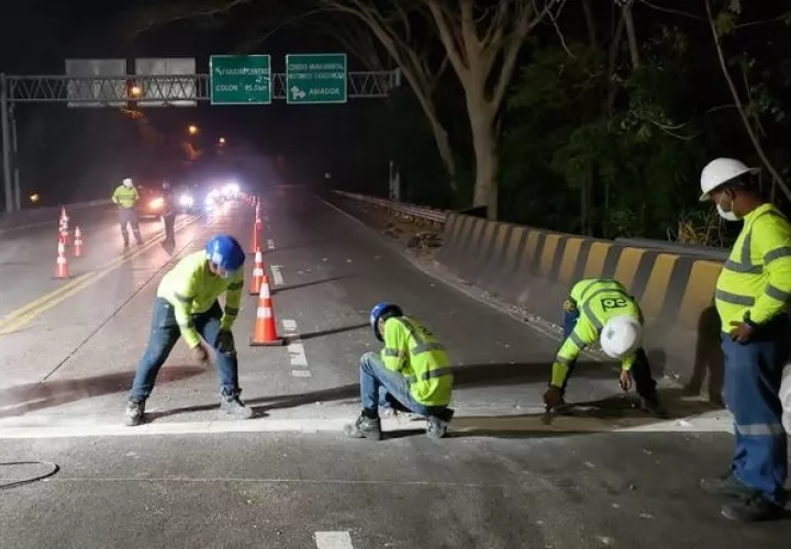 MOP ya colocó las juntas del lado Este en el Puente de Las Américas. Foto cortesía MOP
