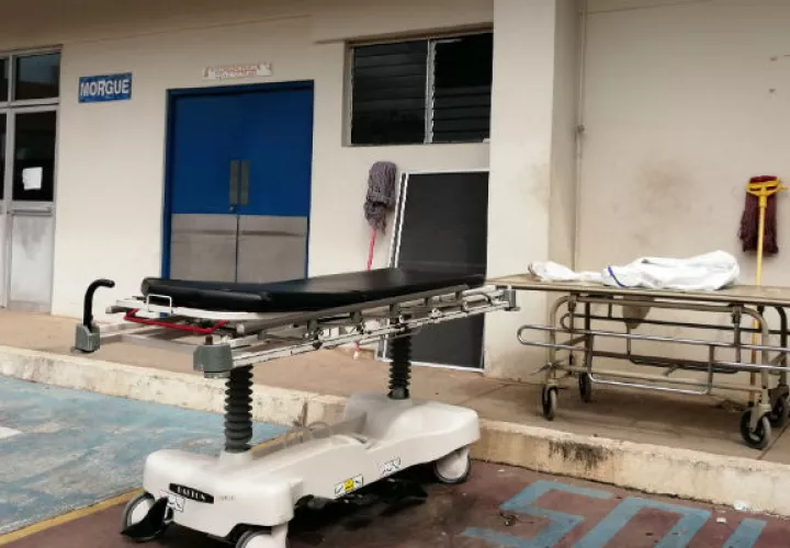 Con la pandemia, el número de defunciones aumentó saturando la morgue. Foto: Eric A. Montenegro.