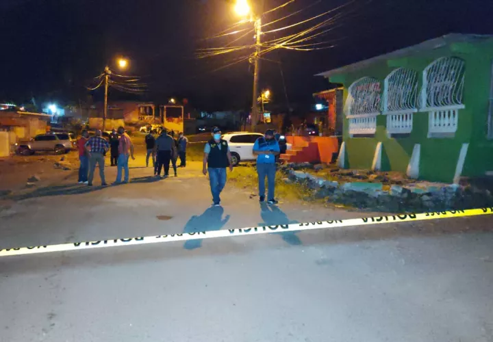 La Policía Nacional llegó y la acordonó para preservar la escena del crimen. Foto: Diómedes Sánchez 