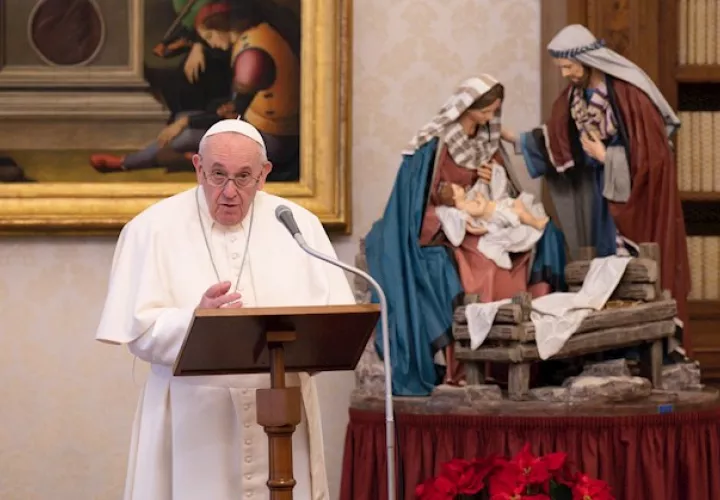 Las mujeres puedan leer la Palabra de Dios, ayudar en el altar durante las misas y distribuir la comunión. Foto:EFE