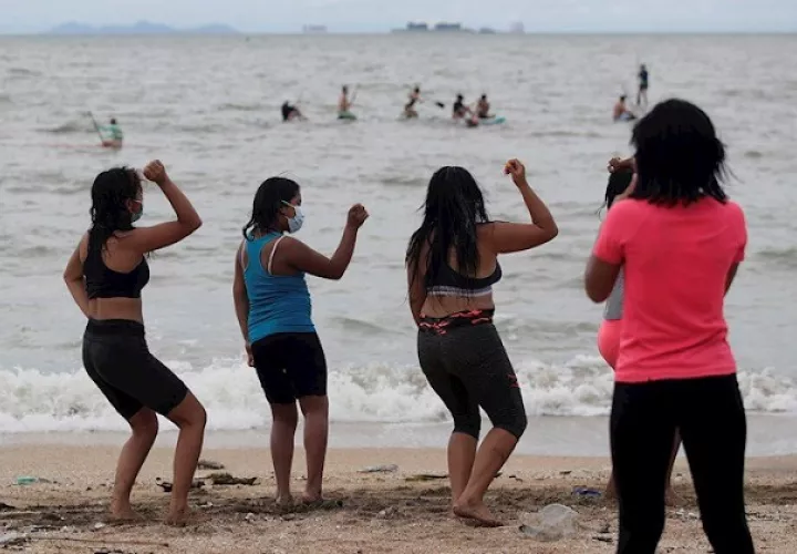 Solo durante los días de cuarentena total se prohíbe el ingreso a las playas. Foto: EFE 
