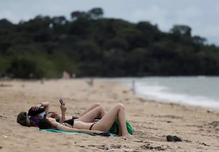 Panamá volvió a cerrar sus playas en noviembre de 2020, por un repunte de la pandemia. Foto: EFE