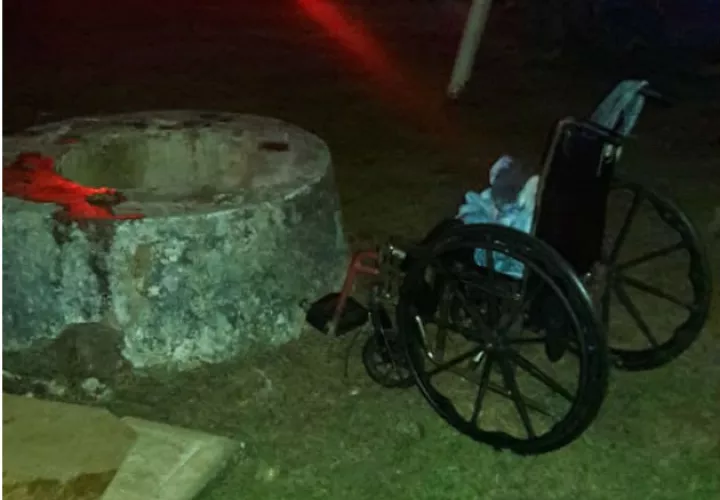 Vista de lo profundo del pozo brocal de donde fue extraido el cadáver. Foto:Melquiades Vásquez A. 