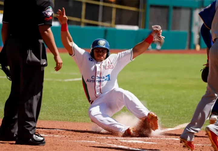Carlos Xavier Quiroz en la pasada Serie del Caribe. Foto:EFE