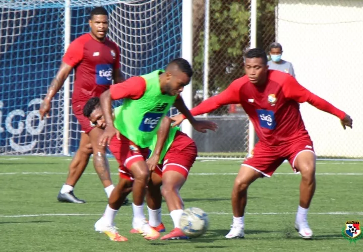 Jugadores de la seleccion panameña en los entrenamientos. Foto:Fepafut