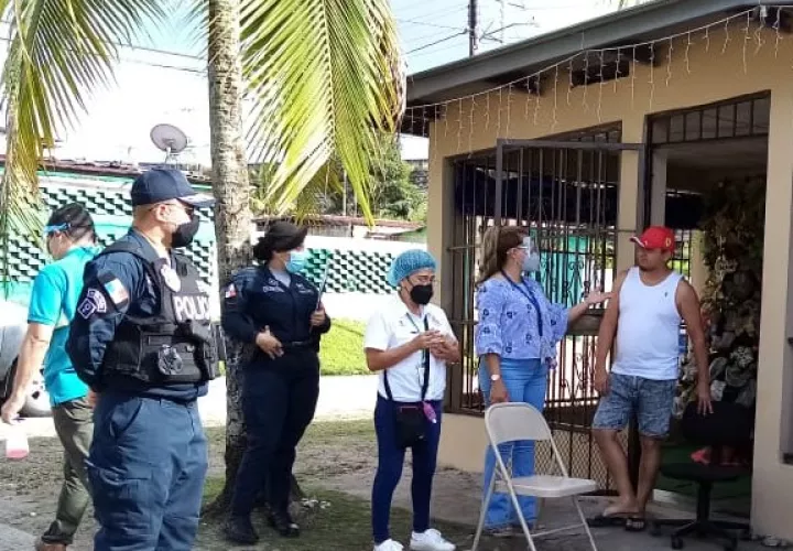 Las autoridades del Ministerio de Salud de la Región de San Miguelito, en conjunto con el equipo Unificado de Trazabilidad Saneamiento Ambiental, Protección de Alimentos, Juez de Paz, Policía Nacional entre otros, procedieron a realizar un operativo.