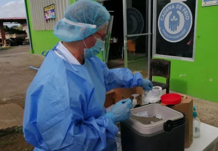 La primera dotación de vacuna para la provincia de Panamá Oeste debe llegar entre el 19 y 25 de enero, para proceder de inmediato a su distribución en los cinco distritos.