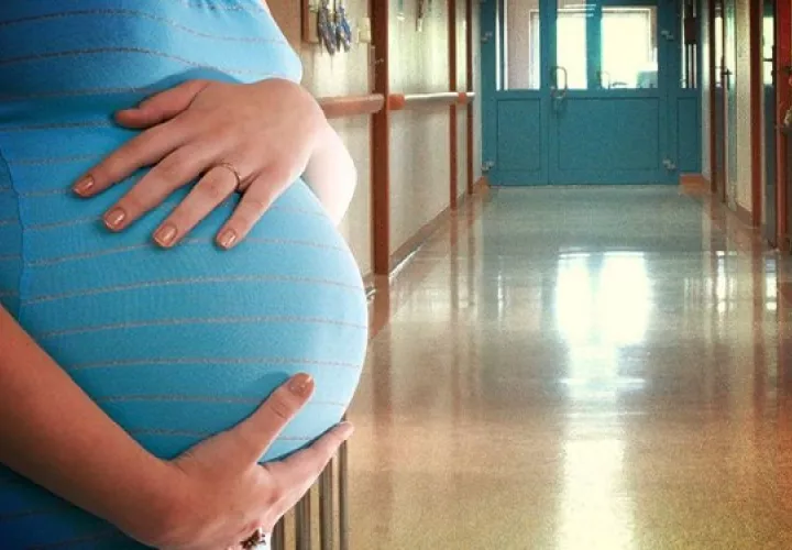 Una mujer embarazada covid-19 positiva tiene 2-3 veces más riesgo de complicaciones severas que una mujer con covid no embarazada. Foto: Ilustrativa / Pixabay