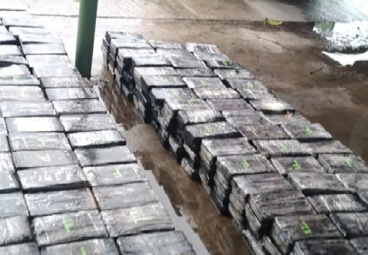 Las autoridades  incautaron 531 paquetes de droga en un camión con doble fondo el pasado 9 de febrero. 