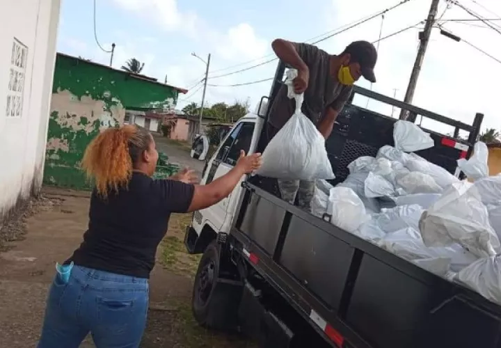 En el corregimiento del Guabo, área montañosa de Chagres se han entregado 600 bolsas de alimentos.