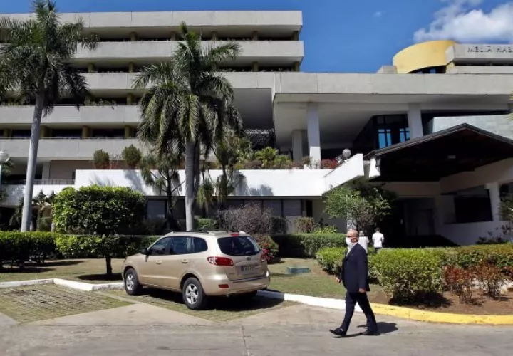 5 noches y 6 días en el hotel. EFE