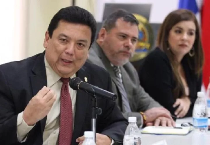 Eduardo Uloa, todavía procurador general de la Nación, admitió ante el país que el sistema tiene fallas.