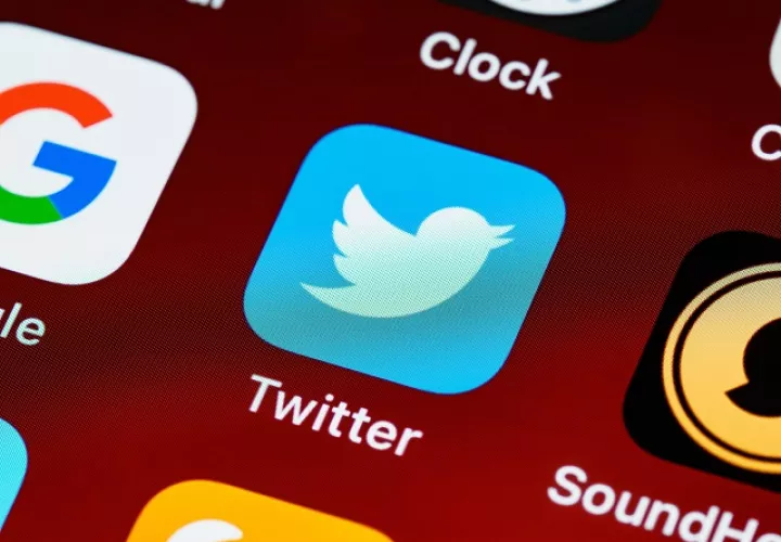 Los usuarios han inundado Twitter con imágenes y videos que tienen más de una década. Foto: Ilustrativa / Pexels