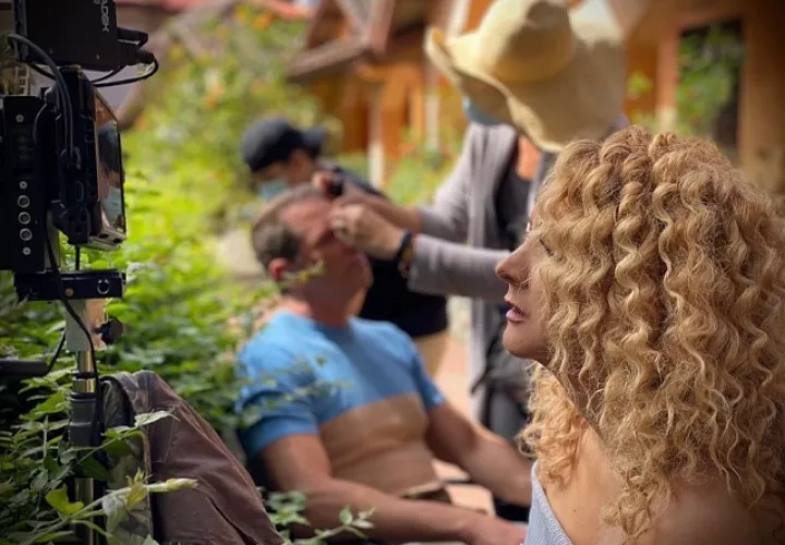 El video oficial de 'Si te quieres quedar', se grabó en Boquete. Foto: Instagram / @erikaender