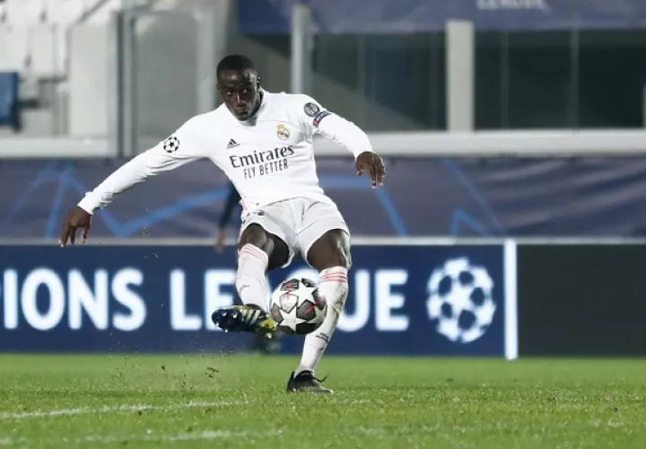 Ferland Mendy, lateral izquierdo del Real Madrid. Foto:@realmadrid