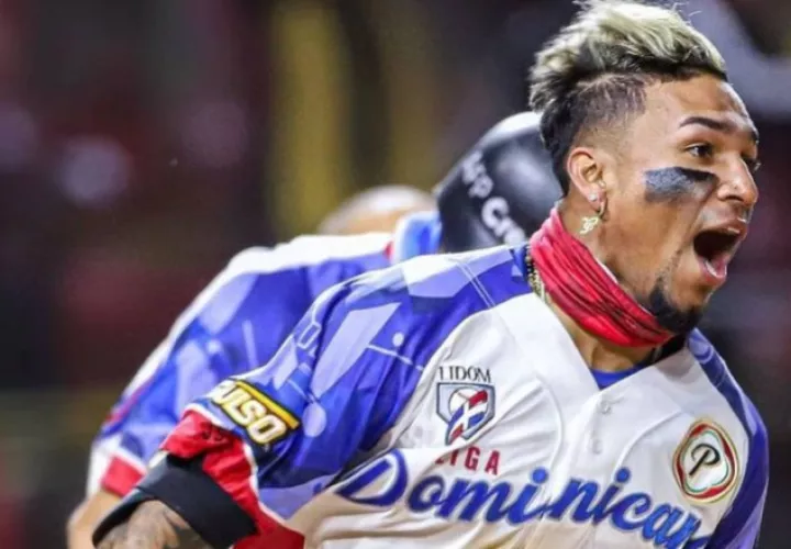 Johan Camargo conectó un cuadrangular en la final de la Serie del Caribe, entre Águilas Cibaeñas y Criollos de Caguas. CamargoPower