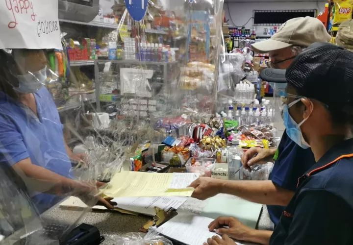  Fueron citados los propietarios de unos 30 comercios. Foto: Eric A. Montenegro