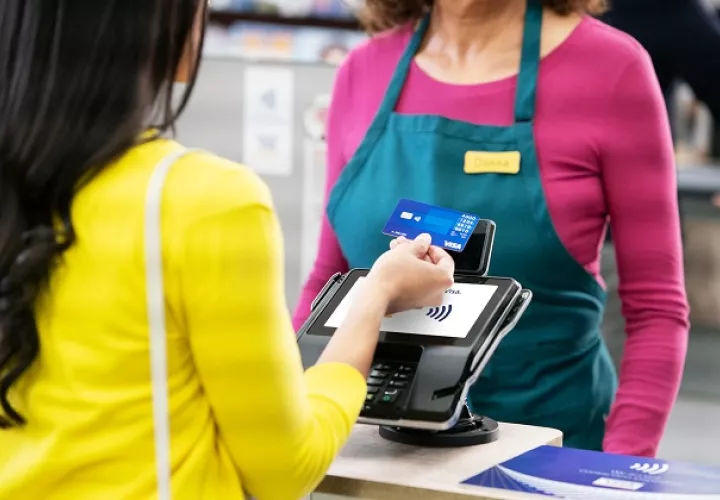 Casi la mitad de los consumidores están comprando en línea. Cortesía