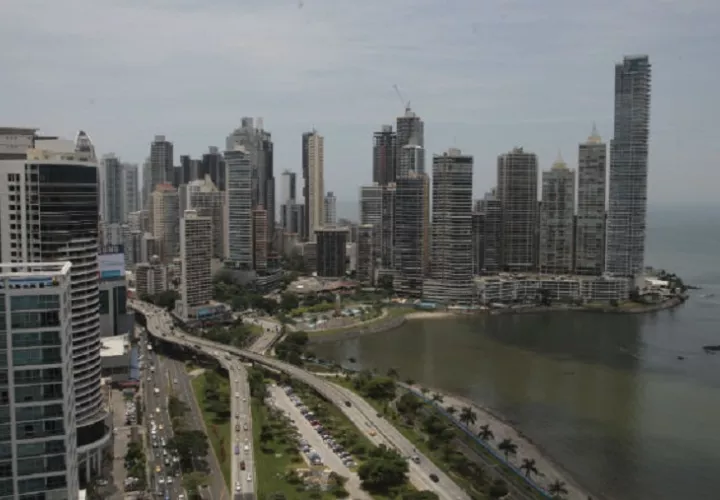 La Comisión Económica para América Latina y el Caribe (CEPAL) prevé que, luego de un período de crecimiento económico sostenido (2015-2019), para el 2020 el país tendrá una contracción del -11% en el PIB.
