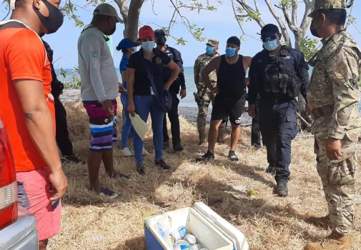 Al ser un día libre por motivo de la fiesta de carnaval, cientos de personas aprovecharon la fecha para dirigirse a las costas del litoral Pacífico en esta provincia.