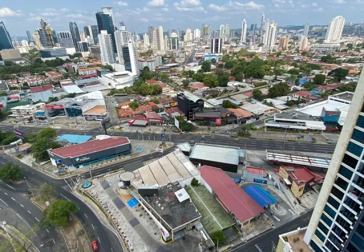 Panamá ya estuvo en la "lista negra" en el momento de su creación, en 2017, pero los entonces 28 socios de la Unión Europea decidieron sacarlo por sus compromisos en materia de transparencia. 