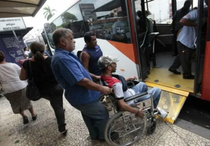 Es importante destacar que todas las personas con discapacidad que no están certificadas también serán vacunadas como grupo prioritario a medida que lleguen los demás lotes de vacunas.