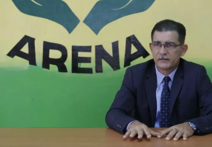 Los extranjeros tienen que mantener el respeto, cumplir lo señalado en la ley y la constitución de este país, pero ellos también merecen el respeto de las autoridades, expresó Rodríguez. 
