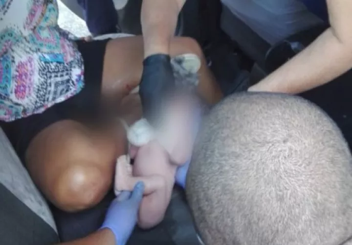 El personal de turno, integrado por el Cabo 2do. Fidel De Gracia, los bomberos Yiskar Hinds,  Abdiel Argüelles y Pablo Garrido y el coronel Fabio Salvatierra, inmediatamente brindaron los primeros auxilios y ayudaron a la madre en las labores de parto.