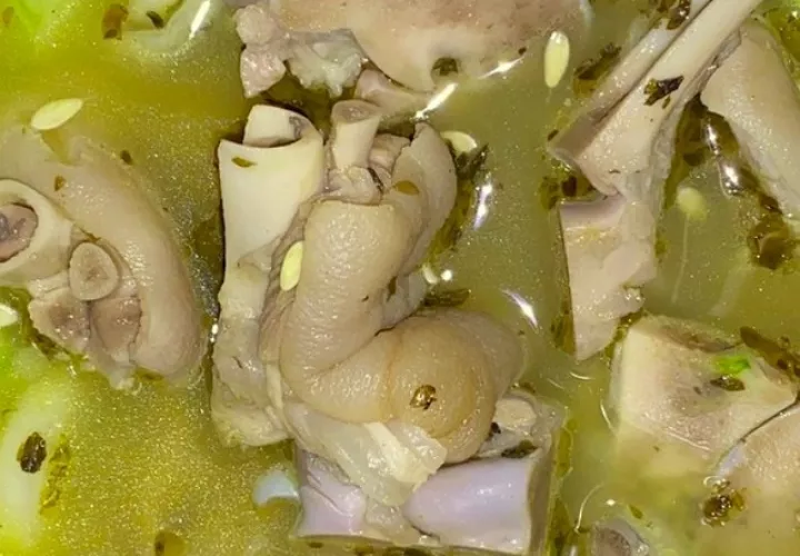  En particular al panameño le gusta acompañar un saus con una cerveza bien fría. Cortesía / @antojinos.pty