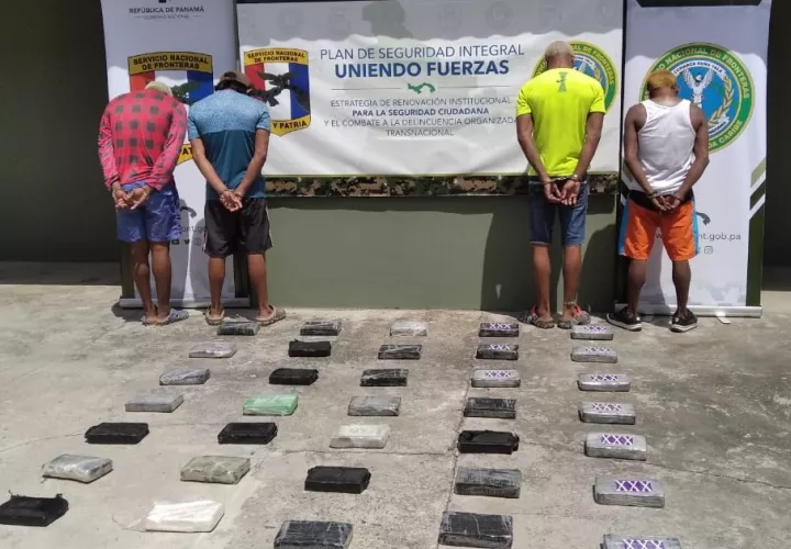 Los aprehendidos y la presunta droga fueron puestos a orden de la autoridad competente. 