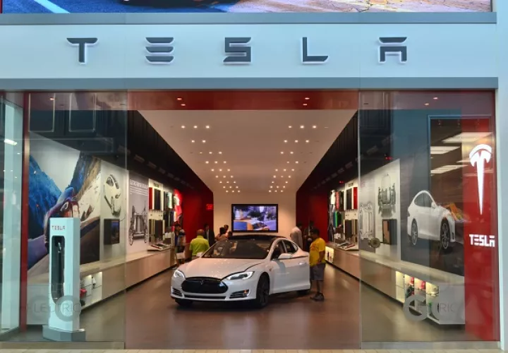 La inversión convierte a Tesla en una empresa grande. EFE