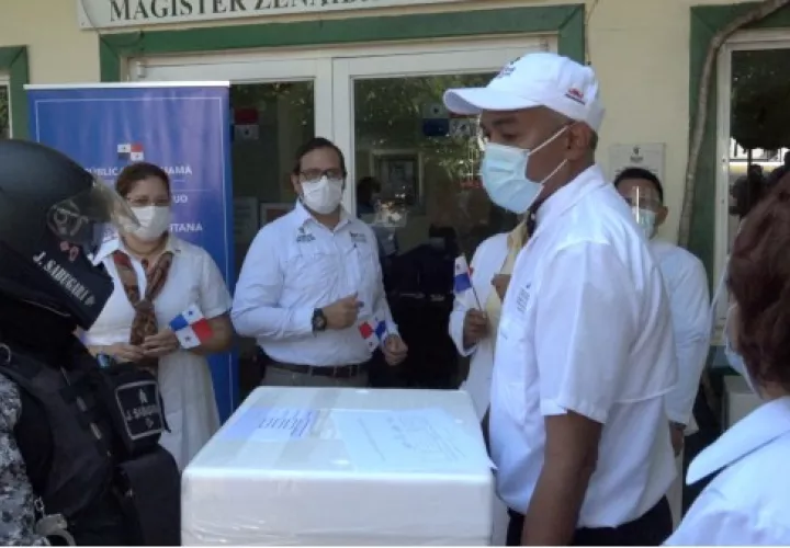 Las dosis de vacunas contra la covid-19 fueron recibidas y distribuidas a los diversos centros de salud.